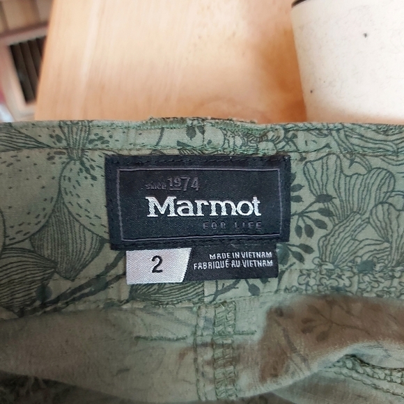 🍄3/50$🍄 Marmot shorts size 2 dragonfly prints size 2 - Picture 6 of 6
